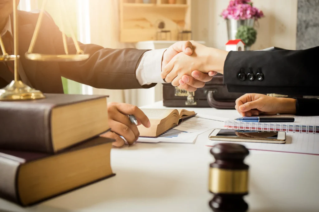 lawyers that sue banks near me