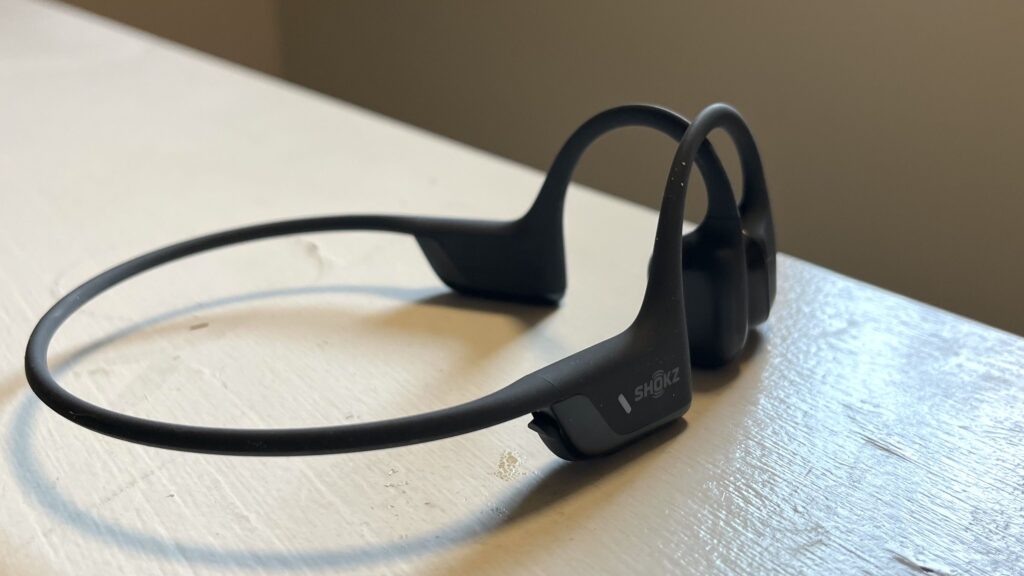 how to turn on shokz headphones